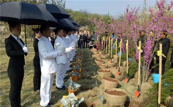 生态葬祭祀